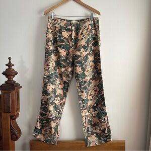 Sundance • Linen Blend Tropical Lagoon Camo Cargo Pants